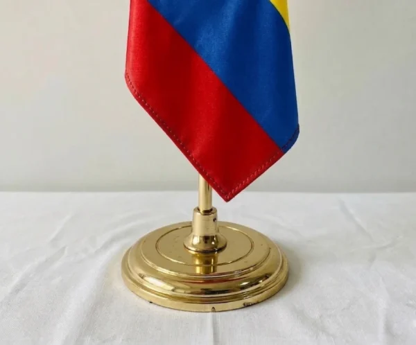 bandera protocolaria Martez group